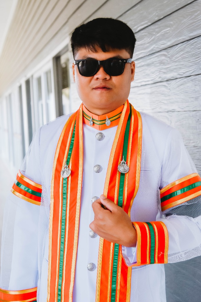 Graduation - Pose